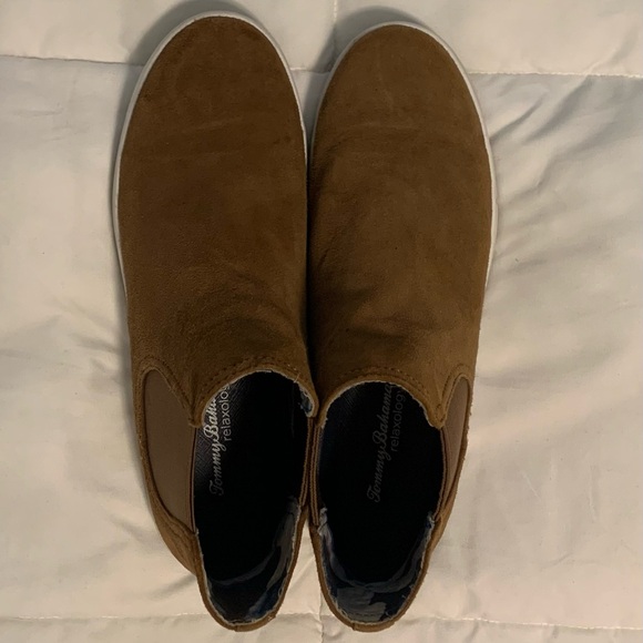 Tommy Bahama Relaxology Ankle Boot - Picture 2 of 6